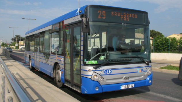 Bus TaM MontpellierTransdev mobility company transport public transit passengers passagers Heuliez GX 327