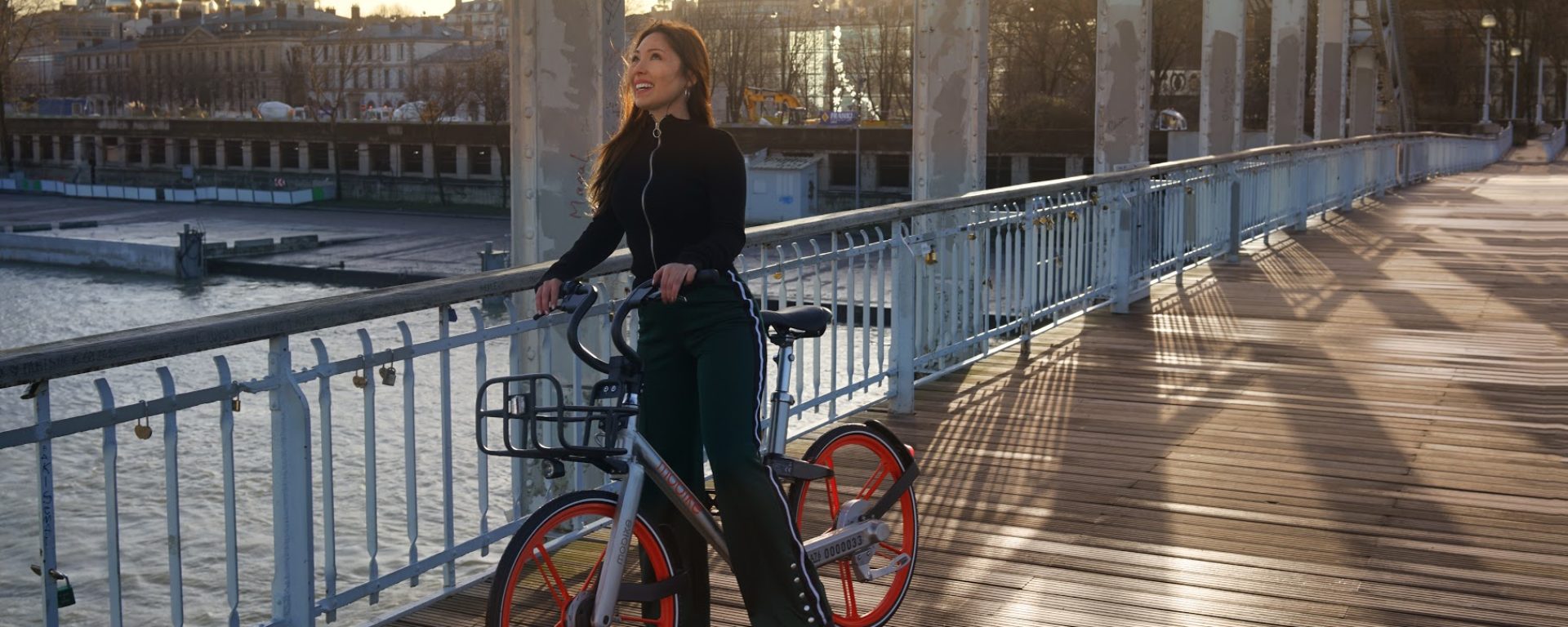 Mobike vélo orange bicycle Transdev mobilité mobility company soft mode doux intermodality multimodality