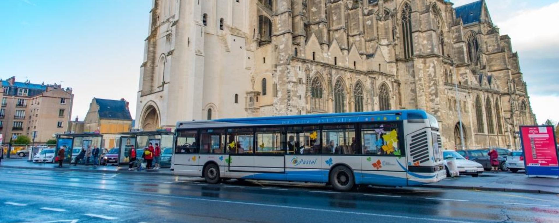 Bus_transport-urbain-Saint-Quentin_Pastel_Saint-Quentin-Mobilités_Transdev-Haut-de-France