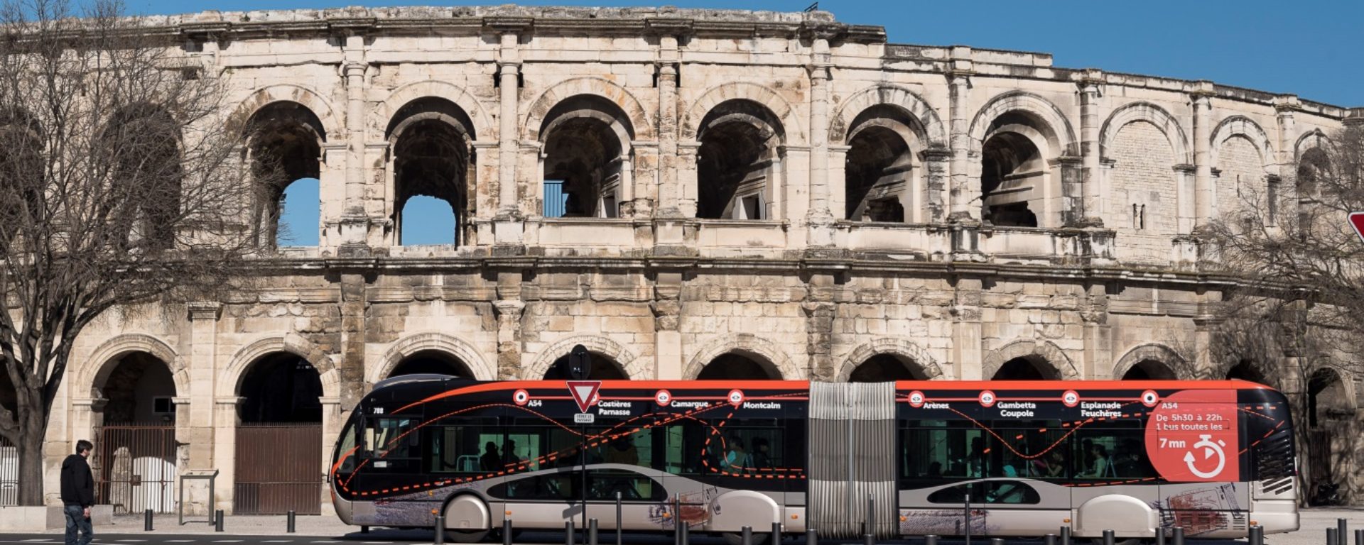 Transdev réseau urbain Tango Nîmes mobility company voyageurs transports commun publics