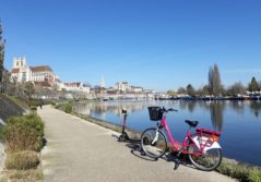 Vélo à assistance électrique VAE trottinette réseau transport LEO Auxerre Transdev modes doux