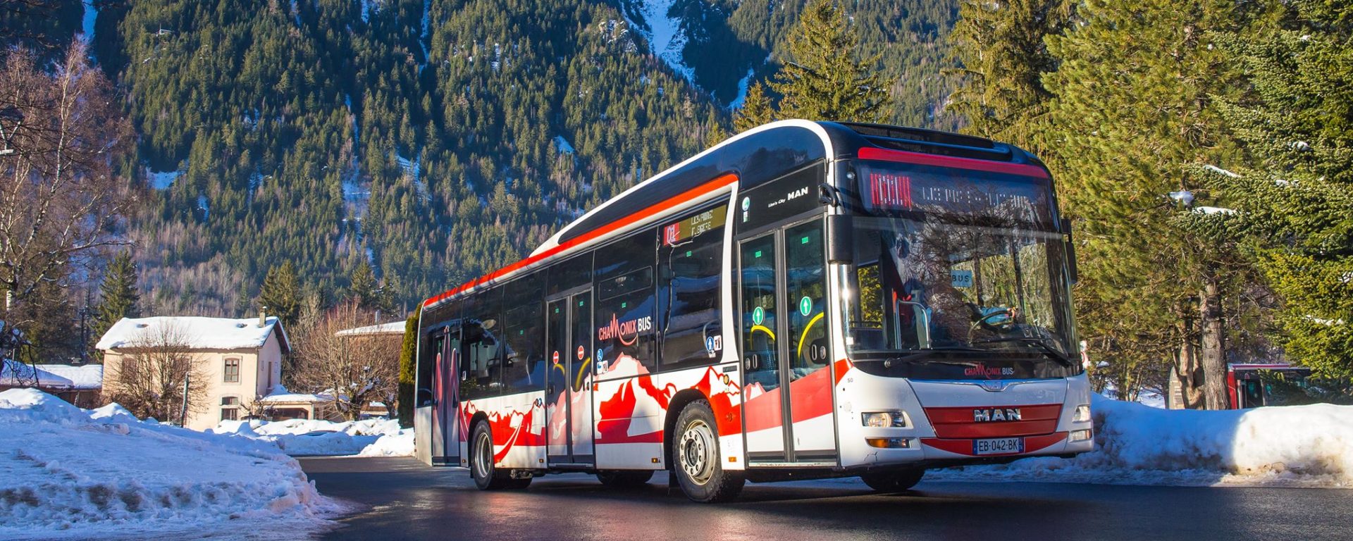 navette skibus chamonix bus montagne neige ski passager transport transdev savoie