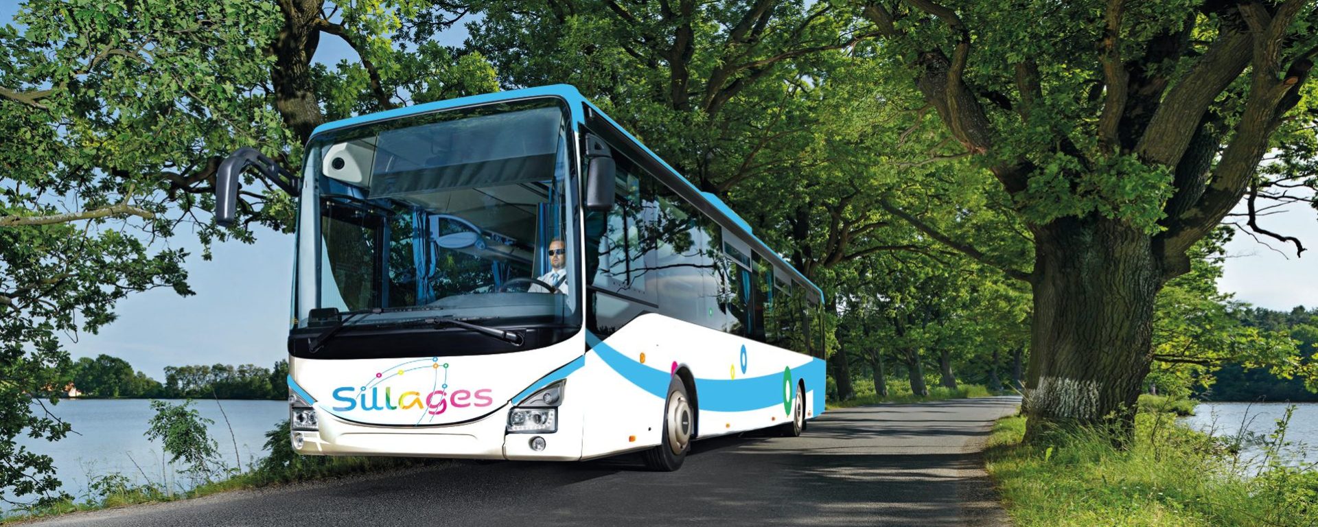 Bus blanc réseau de transport Sillages Grasse PACA Transdev
