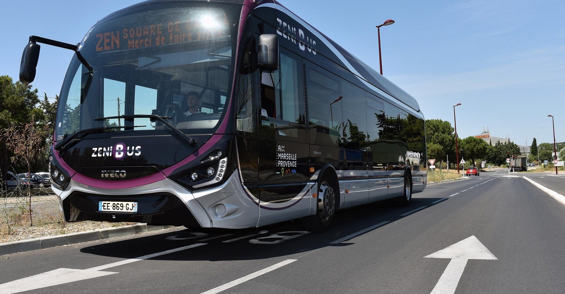 Zen bus noir transport commun transdev PACA Vitrolles
