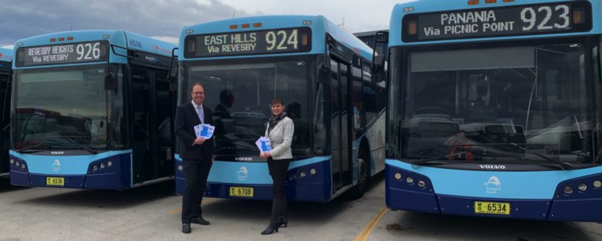 wendy_lindsay_mp_and_md_robert_macey_buses-810x608-1