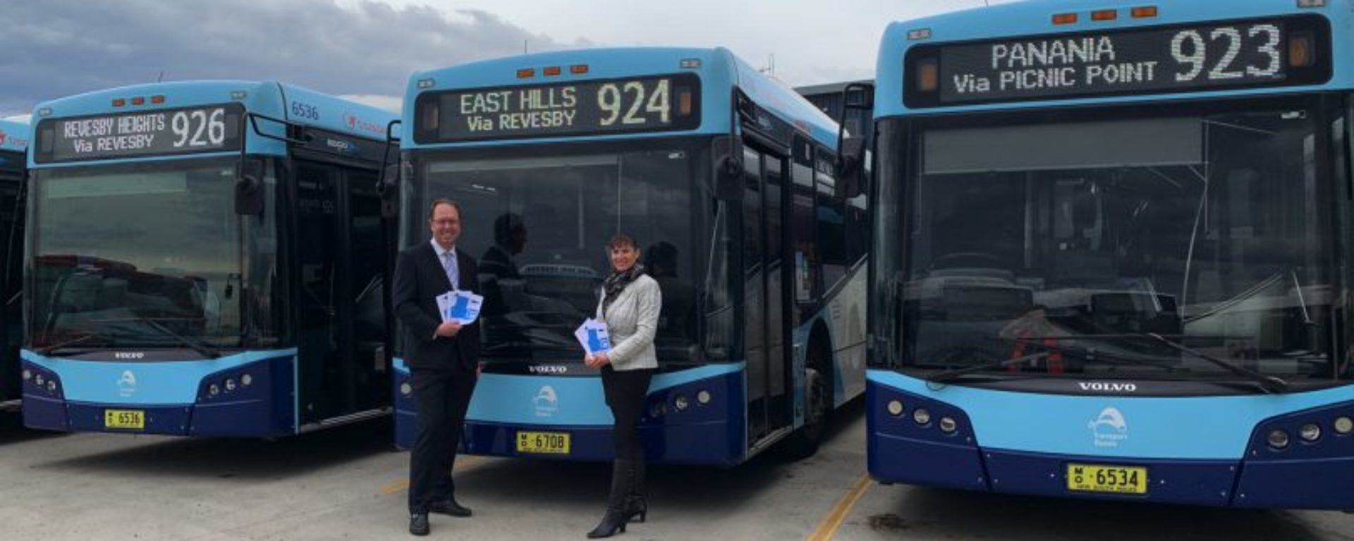 wendy_lindsay_mp_and_md_robert_macey_buses-810x608-2