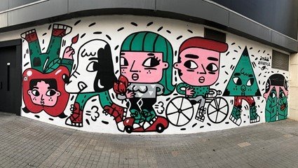 tram-mural-art-photo-amaia-arrazola