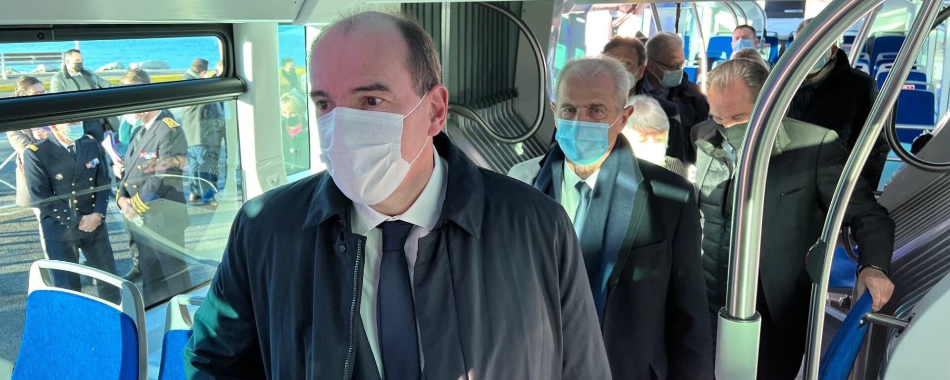 Jean Castex dans un bus du réseau Mistral à Toulon