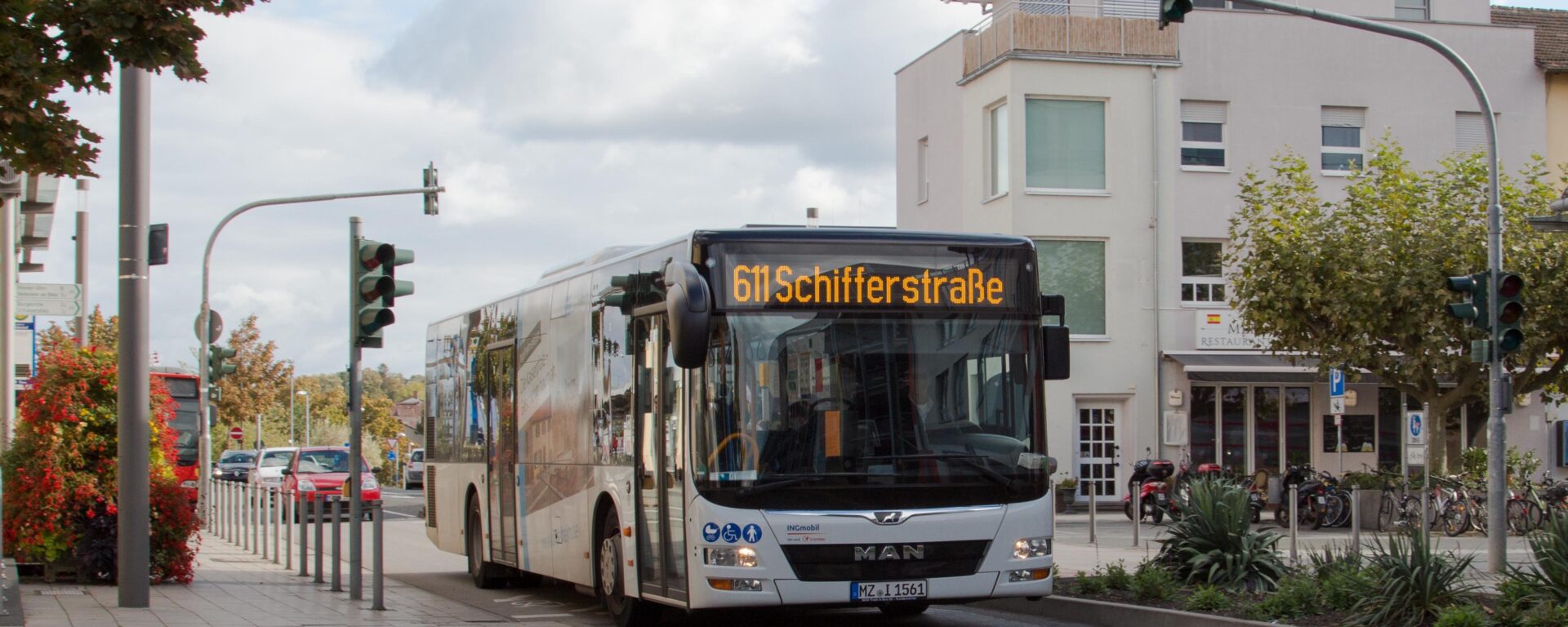Bus régional dans la région d'Ingelheim, district de Mayence-Bingen