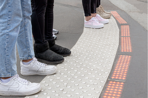 Passage piéton équipé de la signalisation dynamique lumineuse Flowell