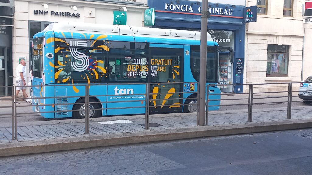 Mon bus gratuit Niort 5 ans de gratuité