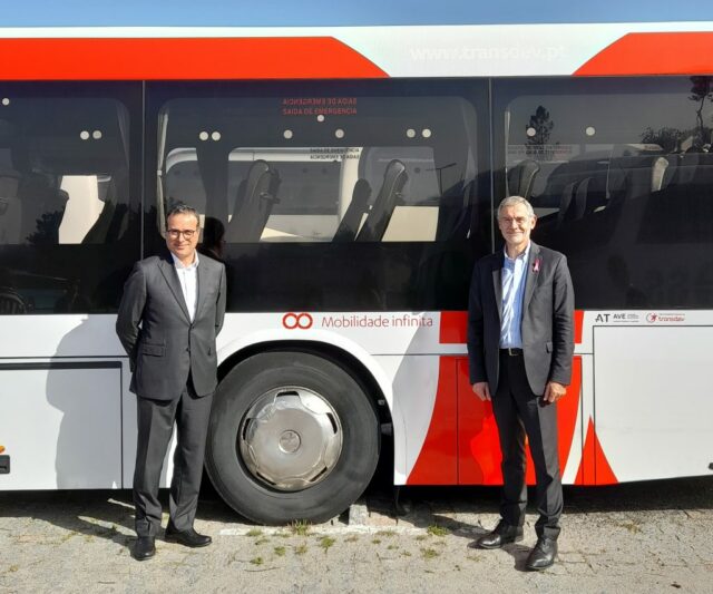 Pictured from left to right: Sergio Soares, CEO Transdev Portugal and Thierry Mallet, Chairman & CEO of Transdev Group