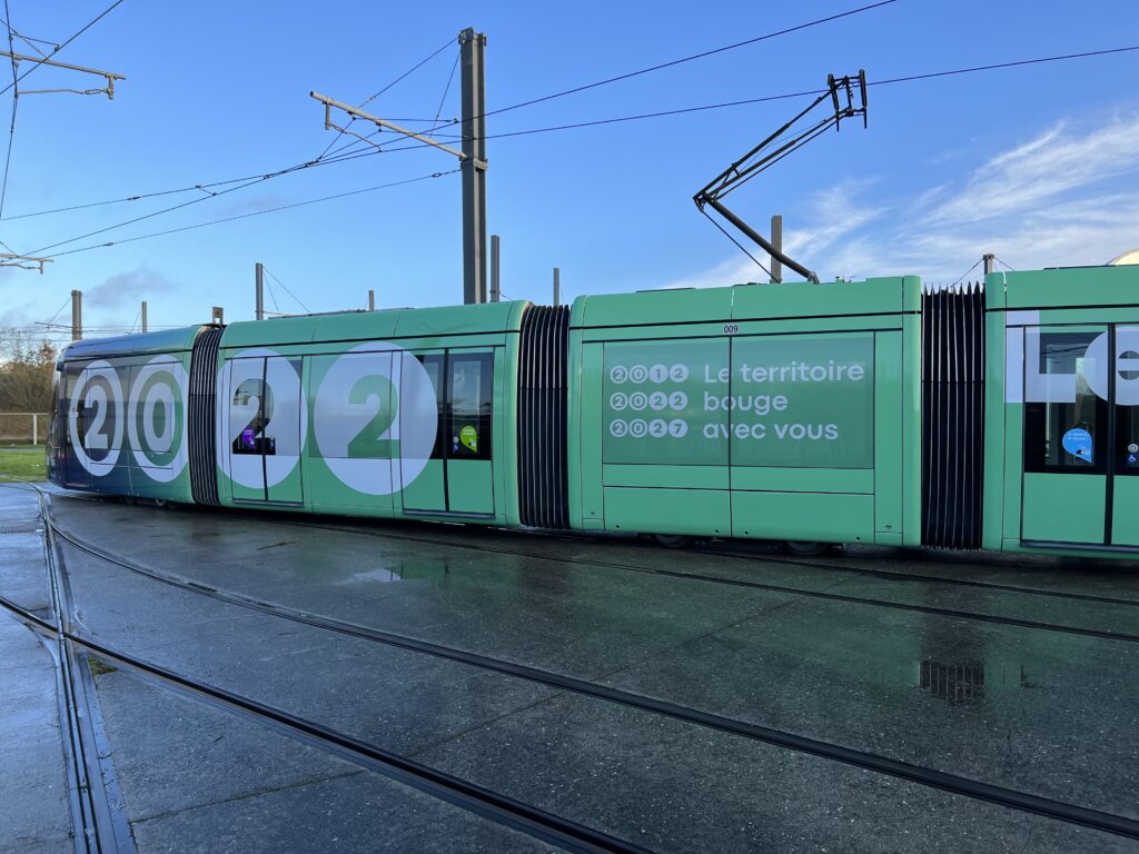 Tramway du Havre 10 ans full covering tramway