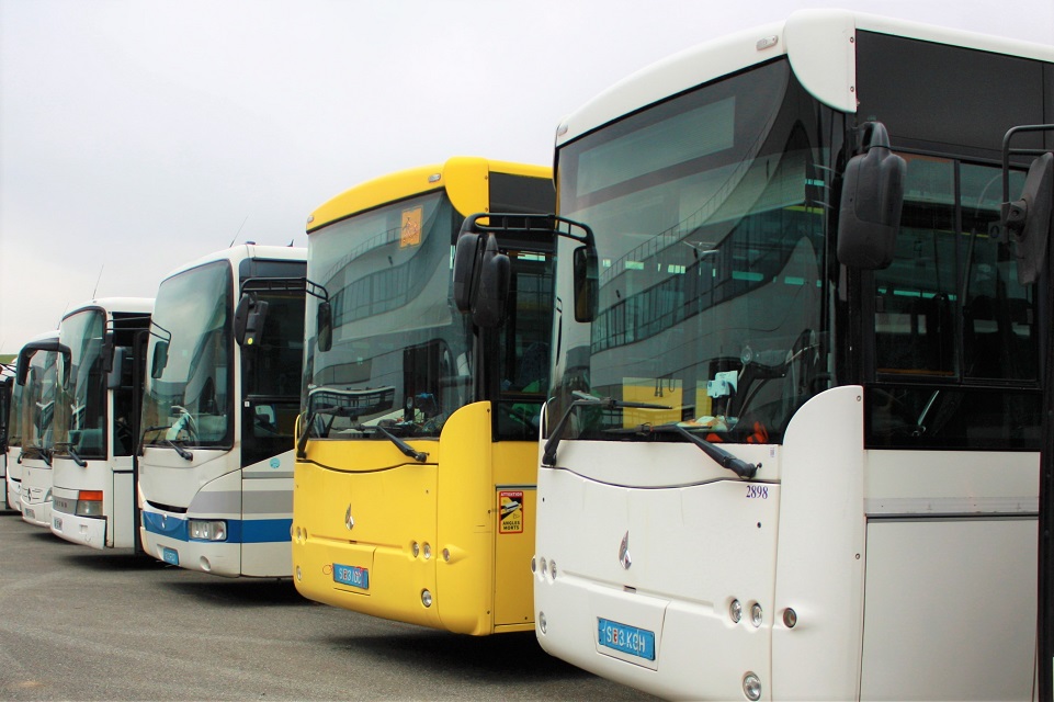 School buses for Ukraine - Des bus pour l'Ukraine