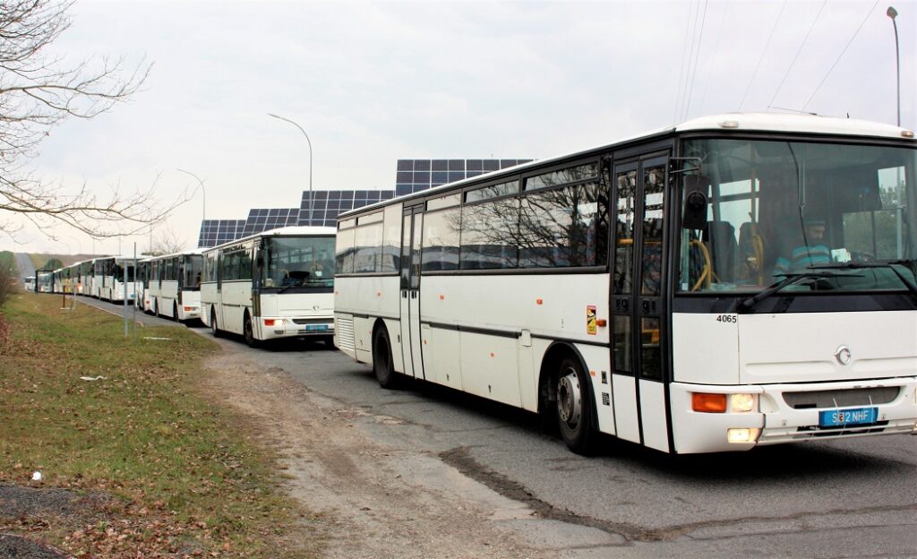 School buses for Ukraine - Des bus pour l'Ukraine