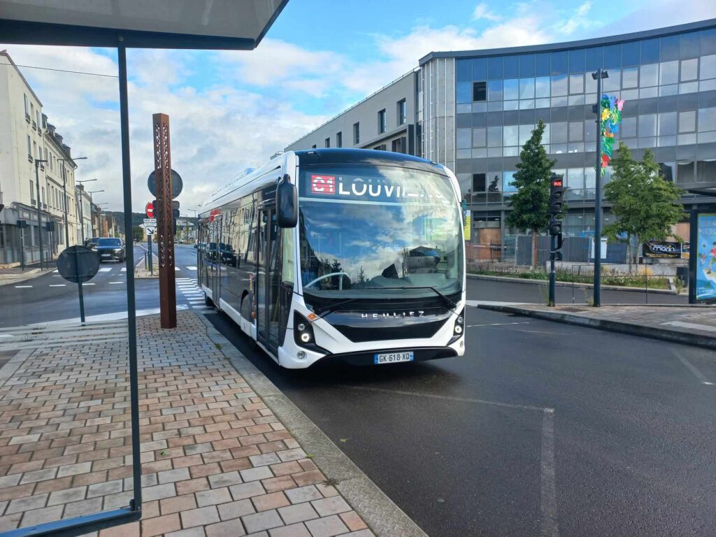 La RATP teste des bus 100% électriques - France Bleu