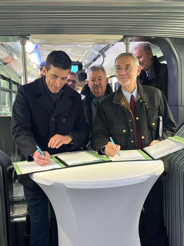 Jérôme Baloge, Président de Niort Agglo et Thierry Mallet, Président-directeur général du groupe Transdev