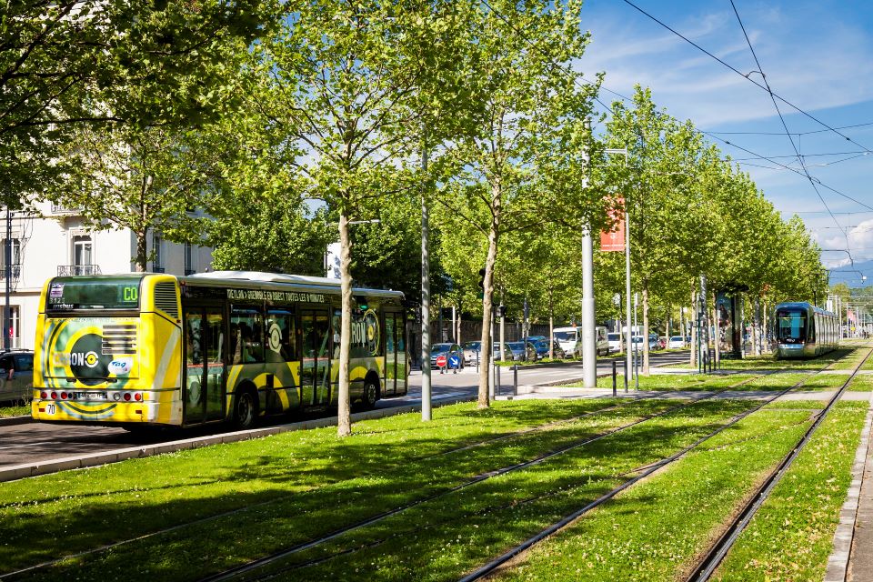 Bus et tramway à Grenoble