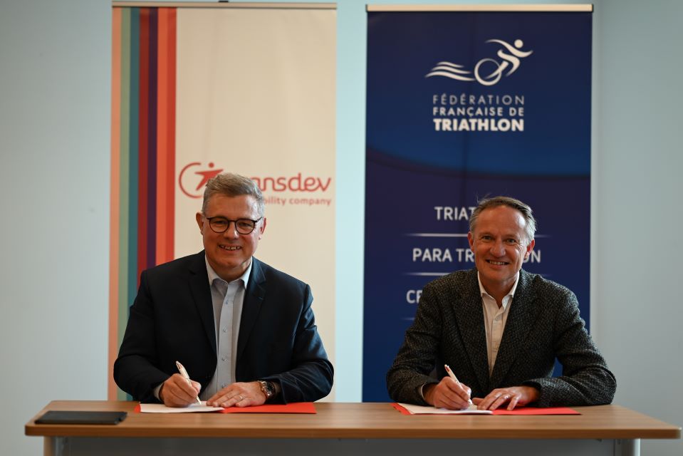 Cédric GOSSE et Edouard Hénaut Signataires du partenariat Transdev et la Fédération Française de Triathlon