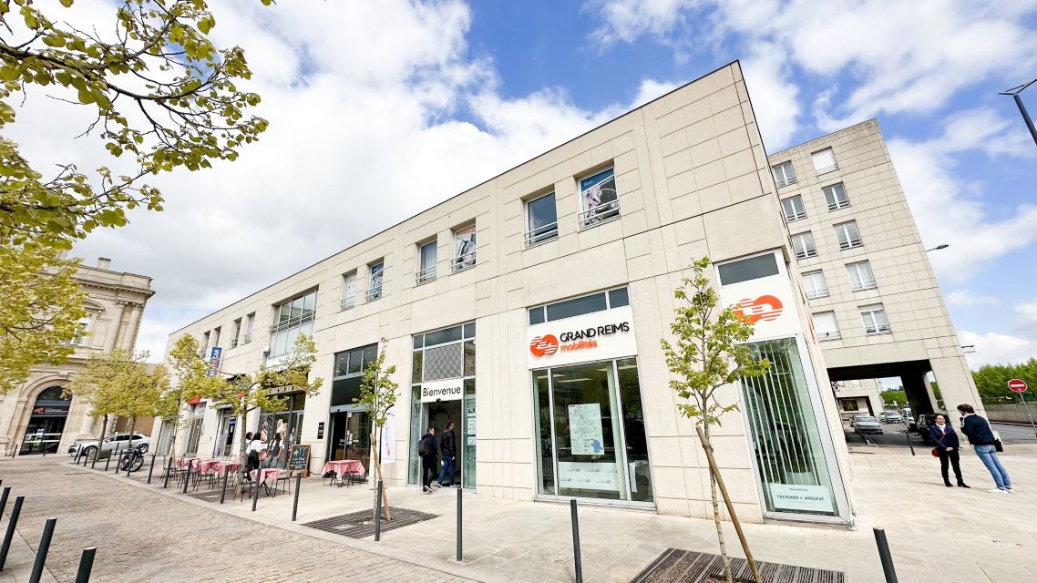 Façade de la Maison de mobiités Grand Reims Mobilités