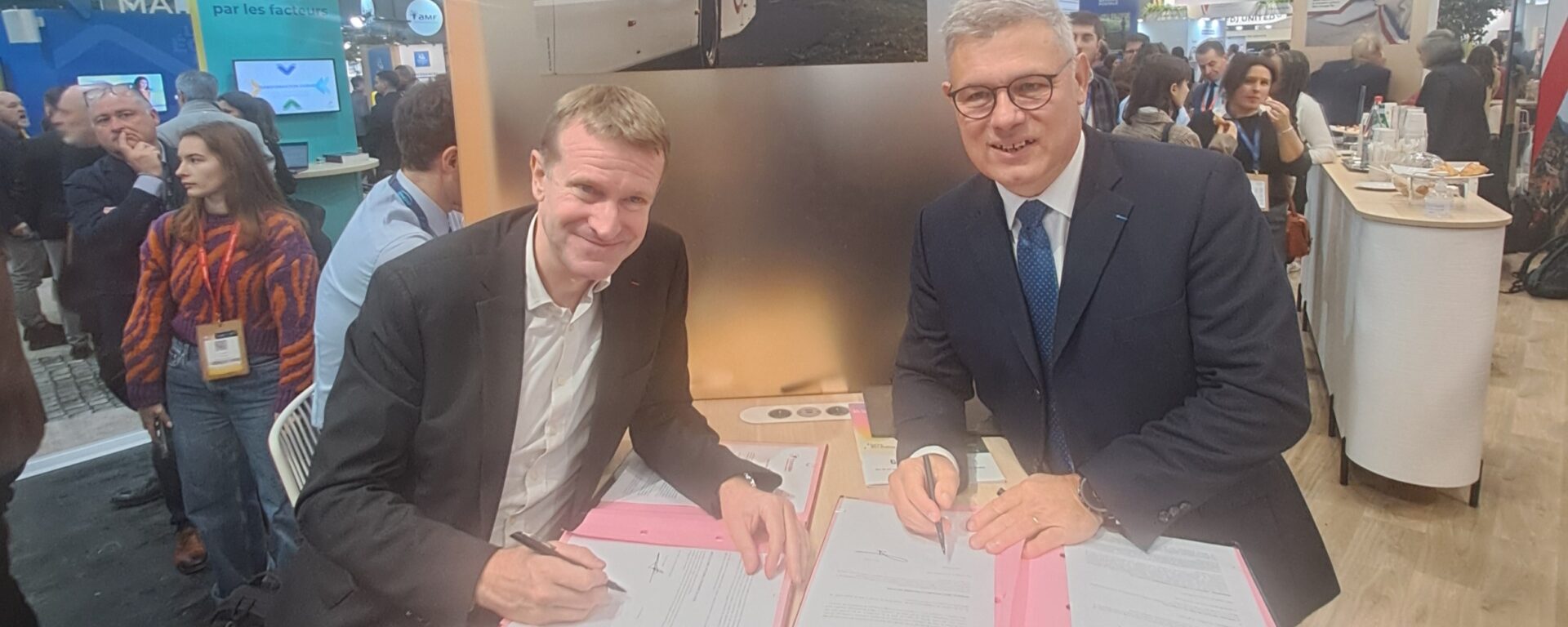 Signature du partenariat entre La Fédération nationale des Agences d’Urbanisme (Fnau) et Transdev